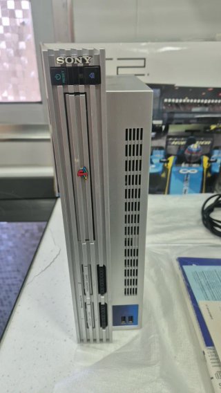 PS2 FAT Satin Silver Edición F1 Alonso