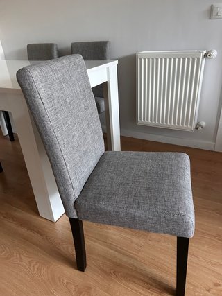 Mesa y 4 sillas comedor blancas