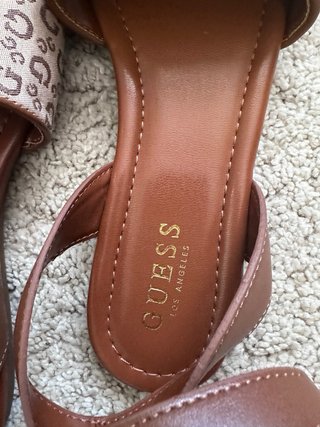 Sandalias Guess Nuevas Talla  US9 - 40