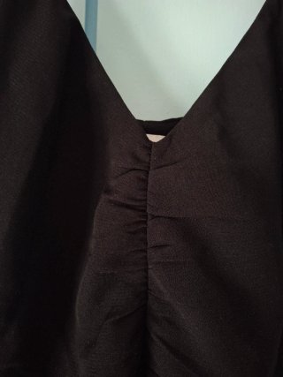 Vestido negro H&M tirantes volantes