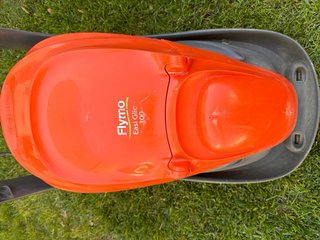 Cortacésped Flymo Easy Glide 300