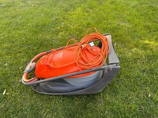 Cortacésped Flymo Easy Glide 300