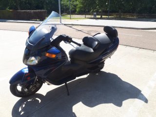 Suzuki Burgman 650 AN Azul