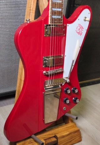 Epiphone Firebird V con Vibrola Inspired By Gibson
