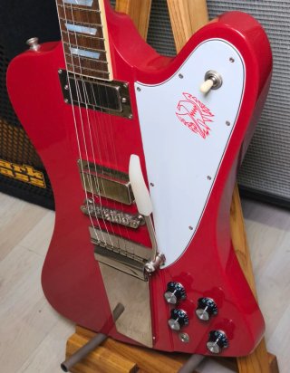 Epiphone Firebird V con Vibrola Inspired By Gibson