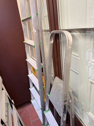 Escaleras de  3 y 7 peldaños aluminio