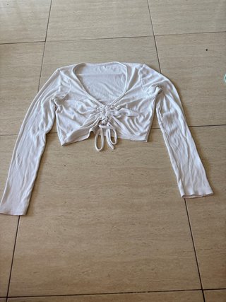 Top blanco fruncido manga larga