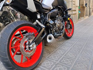 Yamaha MT-07 Negra y Blanca