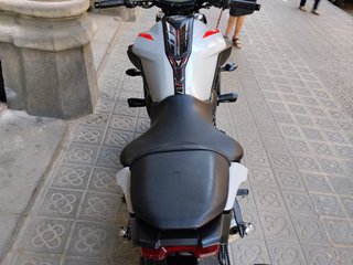 Yamaha MT-07 Negra y Blanca