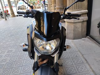 Yamaha MT-07 Negra y Blanca