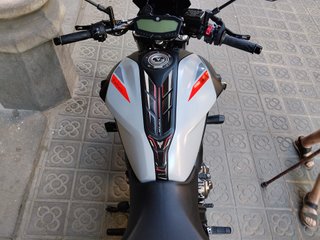 Yamaha MT-07 Negra y Blanca