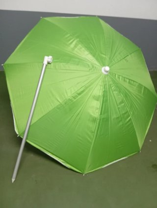 Sombrilla verde para playa