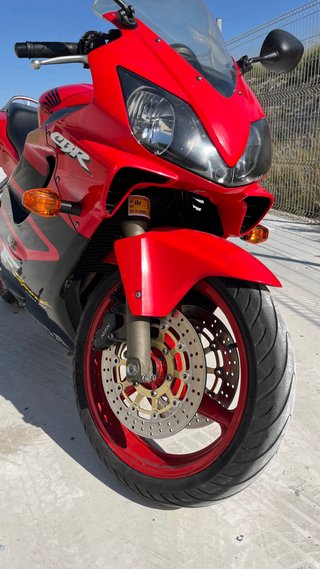 Honda CBR 600 RR F4i Sportbike Roja