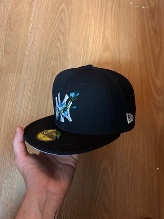 Cappello New Era NY con Fiori Azzurri