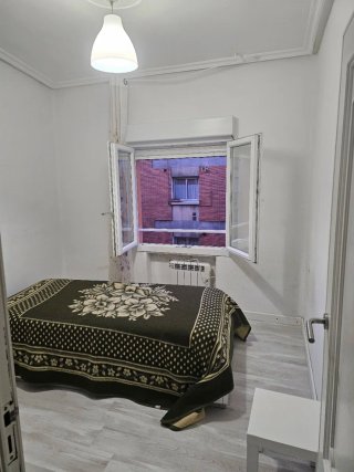 Se alquila habitación en zona céntrica de mieres