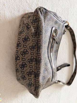 Bolso Guess Marrón y Negro