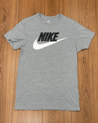 Camiseta Nike Gris Talla XS