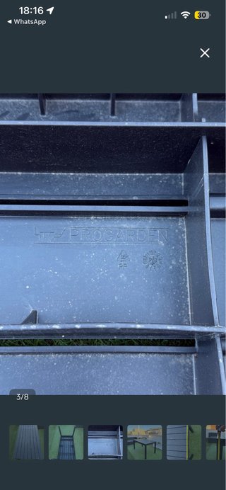 Mesa de terraza gris