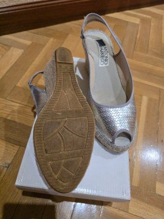 Sandalias cuña Antonio Parriego Plata