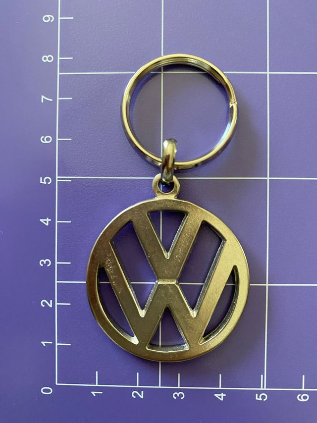 LLAVERO METALICO VOLKSWAGEN CROMADO