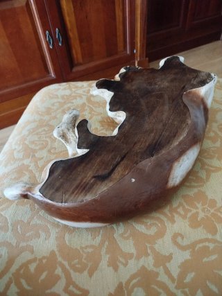 Figura perro de madera decorativa