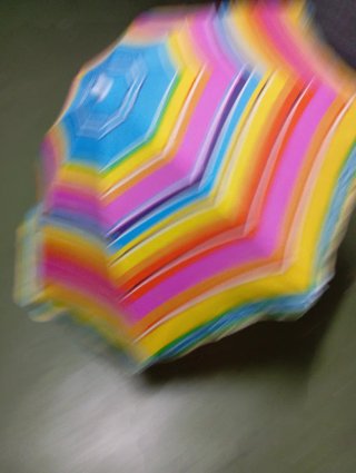 Sombrilla multicolor de plástico