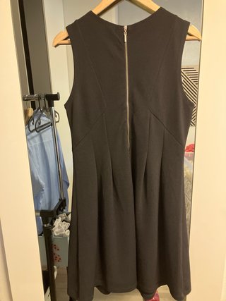 Vestido negro sin mangas