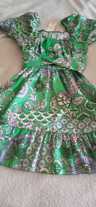 Vestido de verano verde y morado