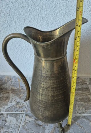 Jarra antigua latón/cobre martillado