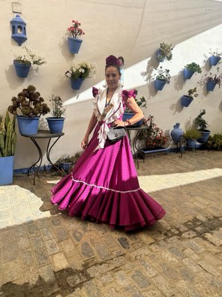 Traje de flamenca romería buganvilla y blanco