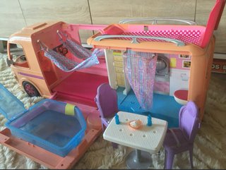 Barbie Autocaravana Dream Camper Piscina