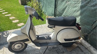 Vespa PX 125 1982, modelo sin intermitentes