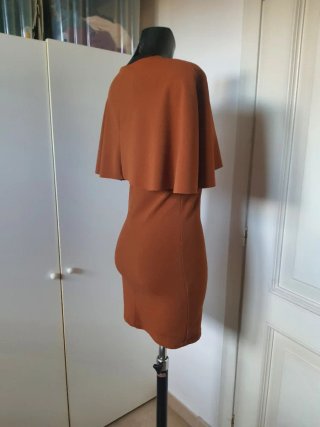 Abito marrone con mantella tg 42 italiana
