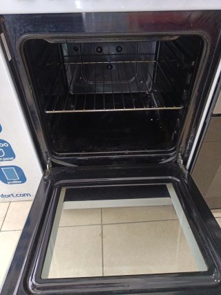 Cocina Eléctrica Indesit con Horno