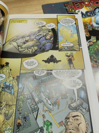 Comics colección 3 ° DV8 VS BLACKOPS