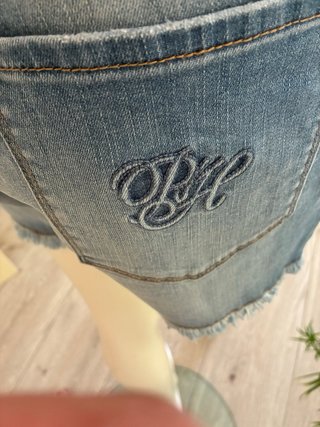 Top rosa y shorts vaqueros Pedro del Hierro