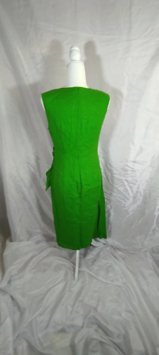 Vestido verde cruzado midi. Línea Motf premium.