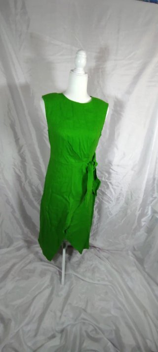 Vestido verde cruzado midi. Línea Motf premium.