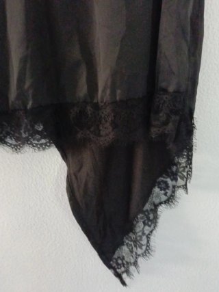 Falda asimétrica L encaje negro