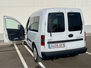Opel Combo 2008 1.3 CDTI. Leer bien