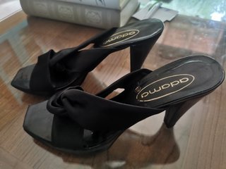 Sandalias de tacón negras