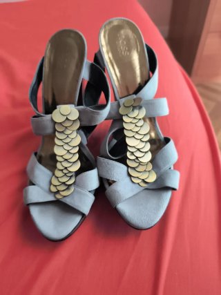 Sandalias Hoss Intropia Gris y Dorado