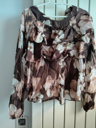 Blusa sin mangas floral multicolor