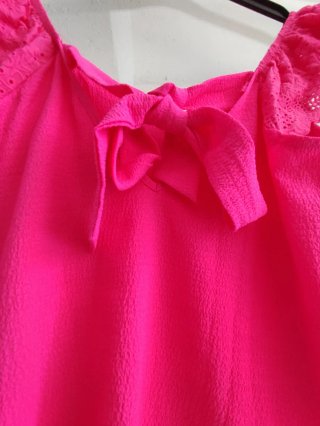 Blusa fucsia con volantes S/M