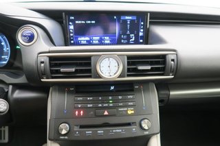 Lexus RC 2.5 300h F Sport