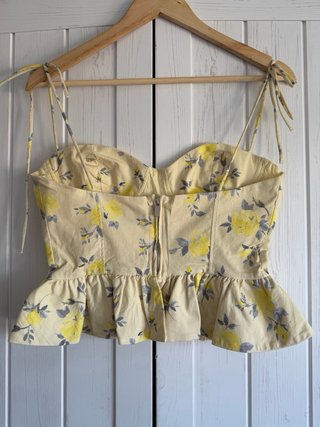 Top floral Zara amarillo