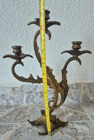 Candelabro dorado de bronce/latón