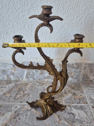 Candelabro dorado de bronce/latón