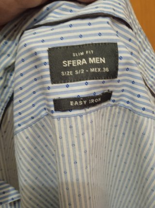 Camisa azul con coderas