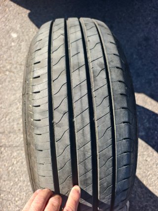 Goodyear 235/65 R17 EfficientGrip 2 SUV